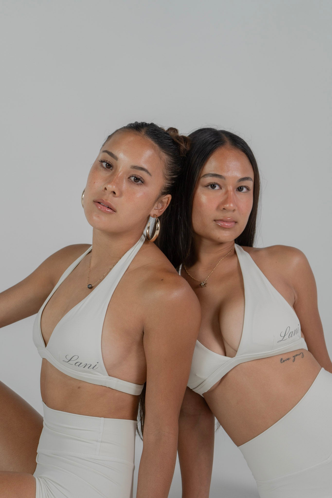Signature Form Plunge Bra