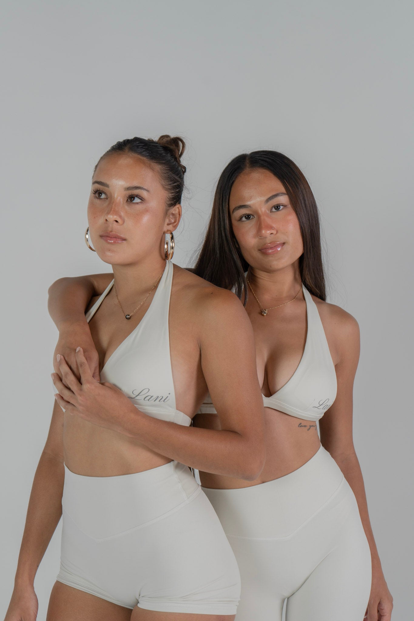 Signature Form Plunge Bra